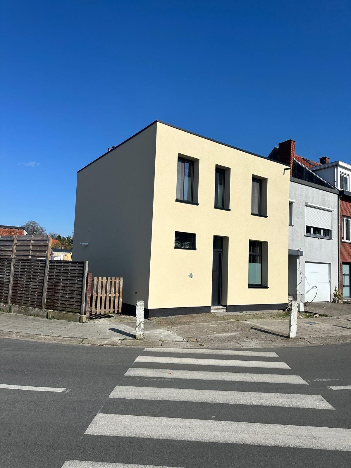 DLSM | Thuis in gevels | gekleurde cementering